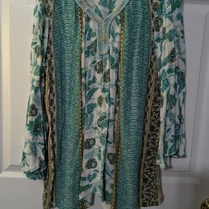 New Directing 100% Rayon Floral Green and White Boho Women's Top Bell Sleeves